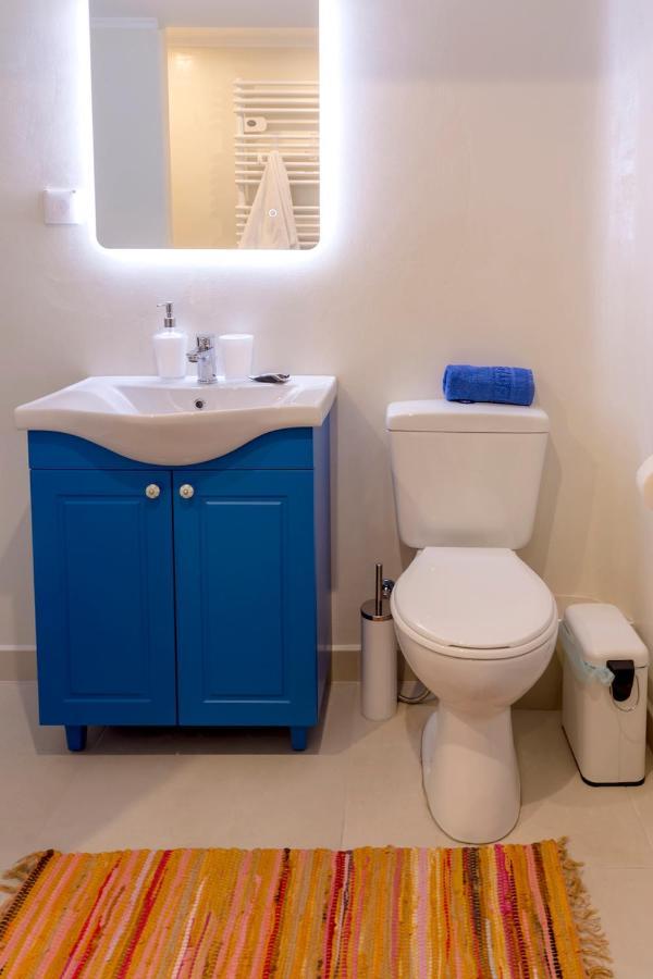 Blue And White Apartment Vipgreece Aten Exteriör bild