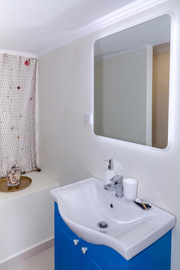 Blue And White Apartment Vipgreece Aten Exteriör bild