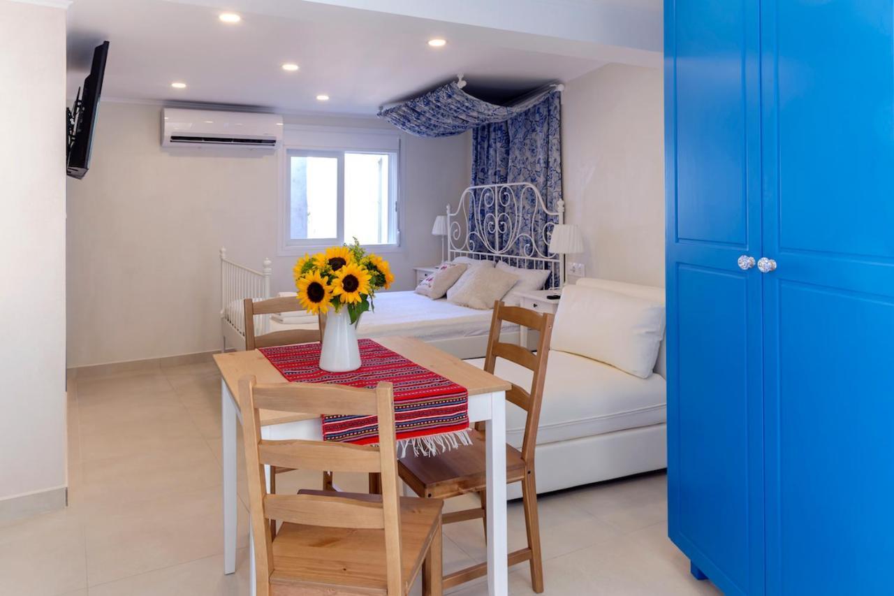 Blue And White Apartment Vipgreece Aten Exteriör bild