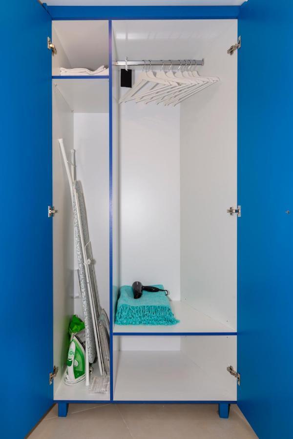Blue And White Apartment Vipgreece Aten Exteriör bild